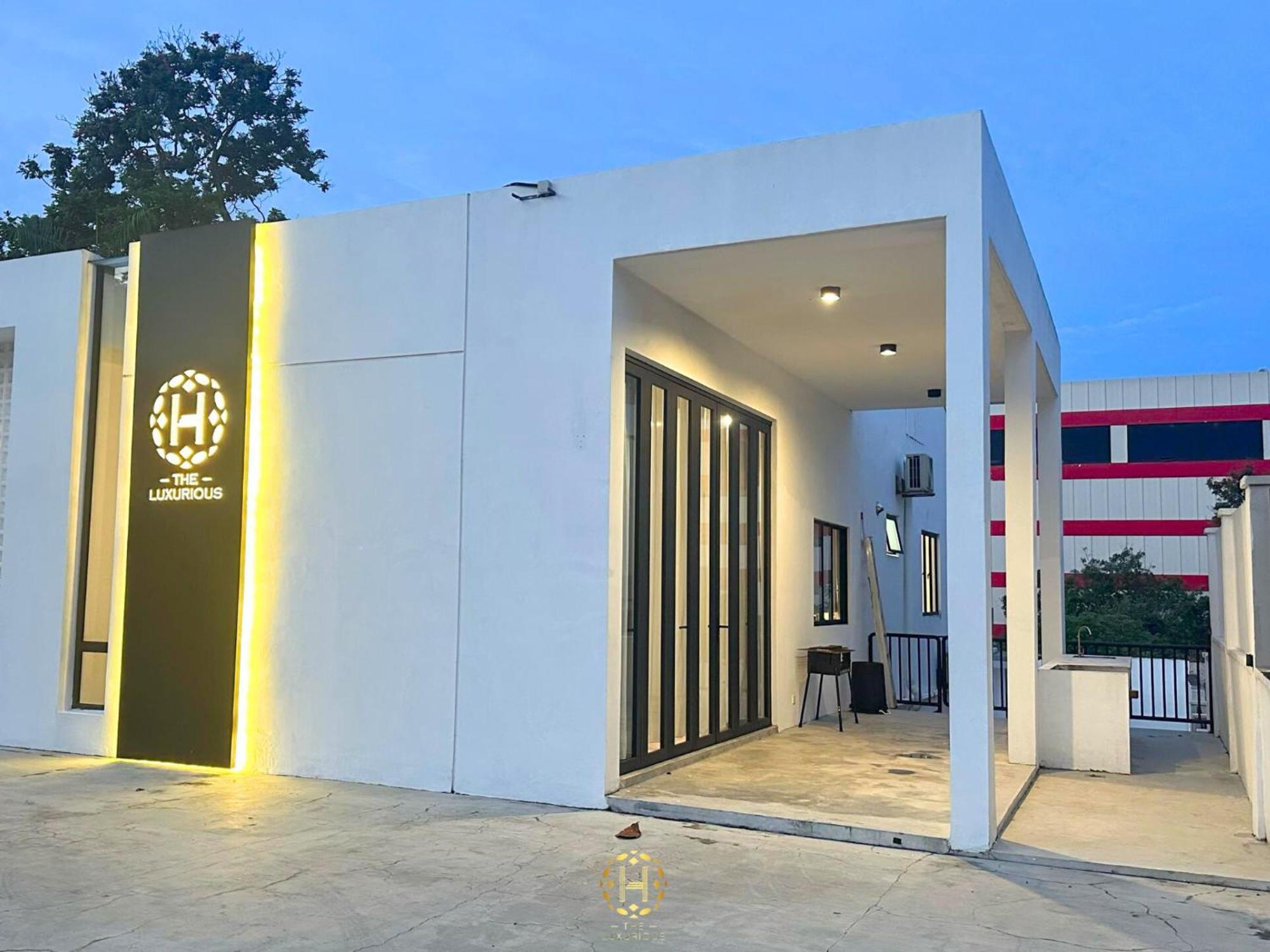 The Luxurious 27, Johor Bahru Villa Екстериор снимка